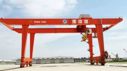   衛(wèi)華起重，飛天入海！